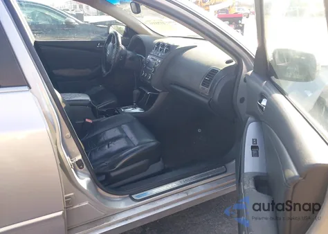 2010 Nissan Altima 2.5 S z USA, uszkodzony, nr VIN 1N4AL2AP7AN557842